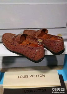 图原版LV经典时尚潮流男士休闲鞋厂家批发——深圳服装鞋帽箱包批发市场深度解读